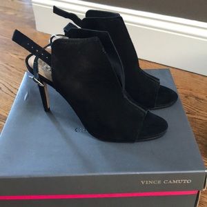 Vince Camuto 8.5 Black Nubuck Catina. Worn once.